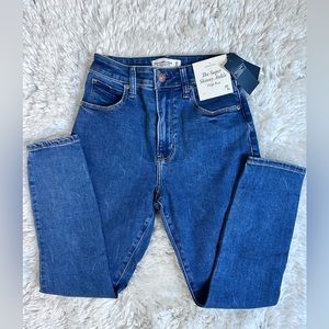 NWT Abercrombie & Fitch - Super Skinny Ankle High Rise